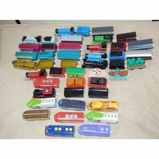 Plarail Thomas and Chuggington Talking De Talk Lot Set with Cars - Image 2 of 4