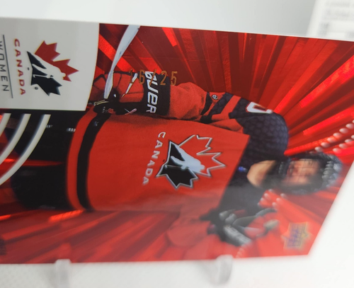 2025 Team Canada Juniors Sofia Ismael Red Outburst #'D /25 / Auto / Deluxe /250 - Picture 3 of 4