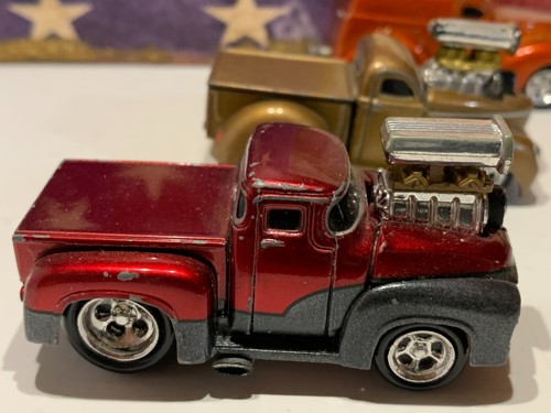 MUSCLE MACHINES 40 WILLYS GOLD, 56 FORD RED/BLACK & 40 FORD PANEL 1:64 SCALE - Picture 2 of 10