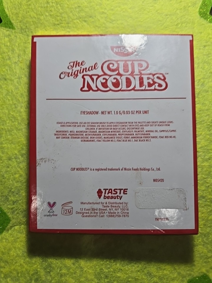 Nissin Cup Noodles Eyeshadow Palette 12Shade, w/ Mirror Matte, Shimmer