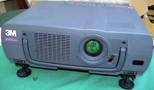 BEAMER 3M MP8730 LCD PROJEKTOR NATO BW BESTAND FERNBEDIENUNG LAMPE FF087301 DIGI