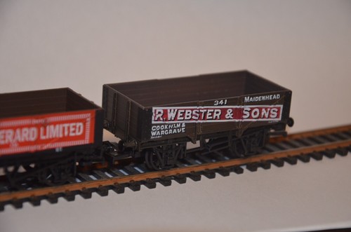 Mainline X3 5 Plank Wagons Ellis & Everard, Warrener, Webster MINT in MINT Boxes - Picture 4 of 8