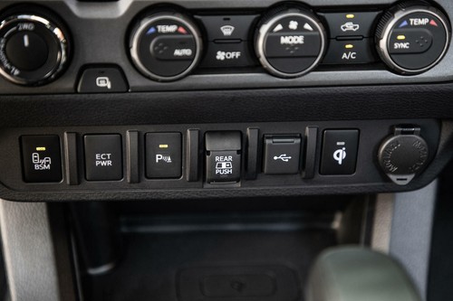 GPS - vers. A - Interruptor push in retroiluminado rojo 1,28""x 0,87"" (Ajuste: Toyota) - Imagen 4 de 6