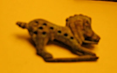 FIBULE ZOOMORPHE ROMAINE EN FORME DE SANGLIER EN BRONZE - Photo 1/2