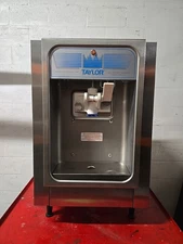 Taylor Crown 2016 C152-12 Ice Cream Machine 115V SN:M6075358 Refurbished 
