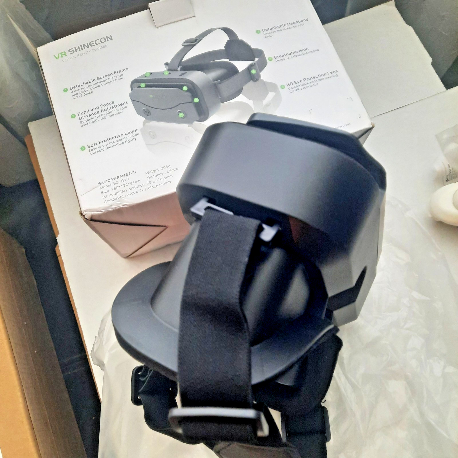 Adjustable VR Headset for Smartphones - Lightweight, Portable 3D Gaming Glasses