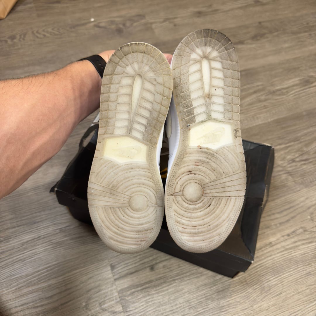 Size 5.5y - Nike Air Jordan 1 Low SE GS Glitter Swoosh thumbnail 5