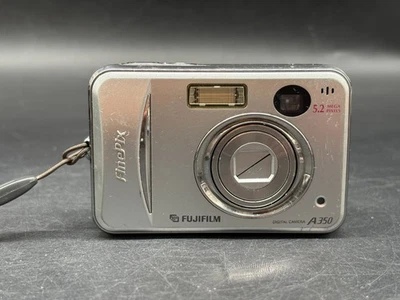 FUJIFILM FinePix A350 Digitalkamera Silber 5.2MP 3x Zoom Kompakt Vintage - Bild 1 von 4