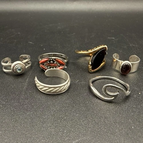 Lot of 6 Vintage Rings – Silver & Gold Tone Costume Jewelry Mixed Assorted Sizes