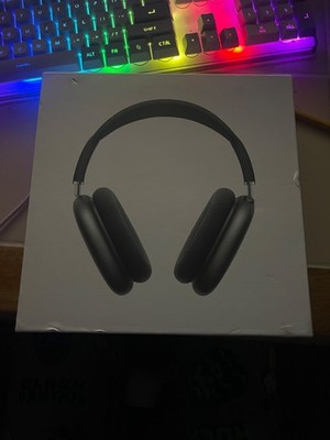 Apple AirPods Max Wireless Over-Ear Headset - Space Gray