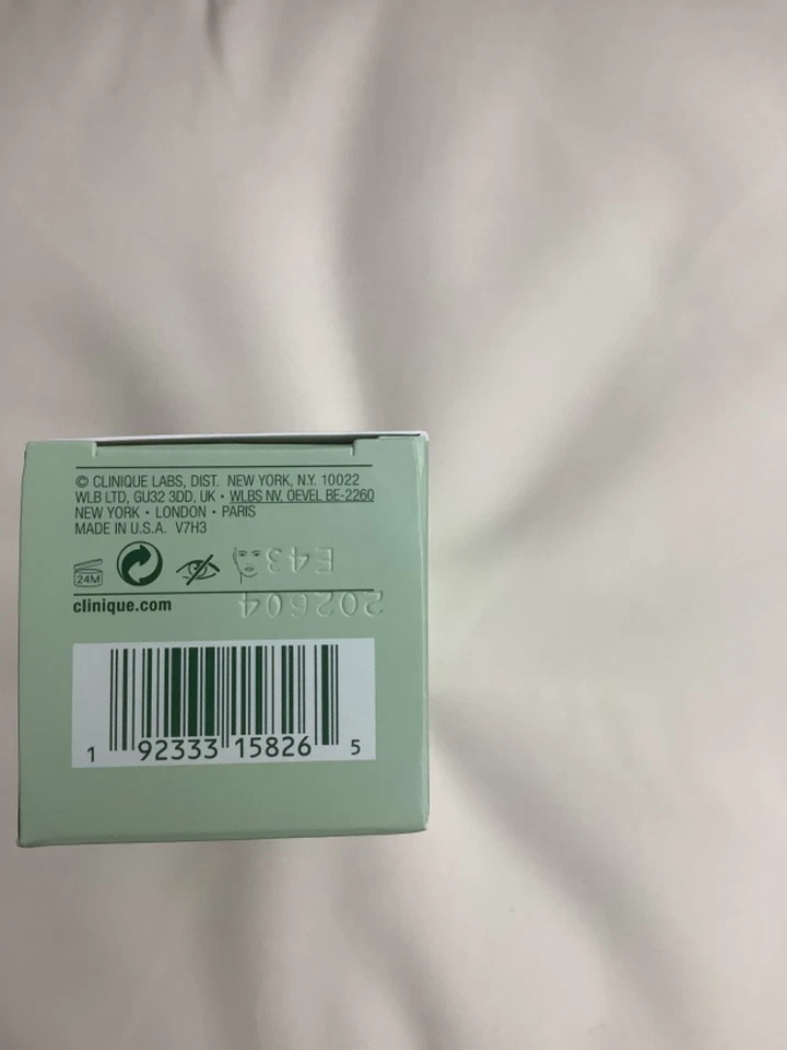 Clinique Even Better Radical Dark Spot Corrector Interrupter 100ml New in box - Image 4 of 4