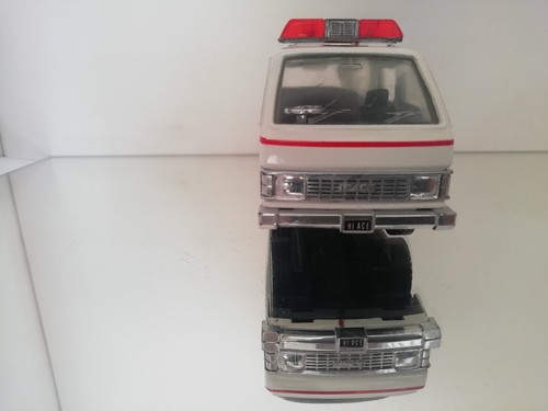 DIAPET YONEZAWA 122 TOYOTA HIACE AMBULANCE SCALE 1:35 JAPAN EXCELLENT PLUS - Imagen 6 de 9