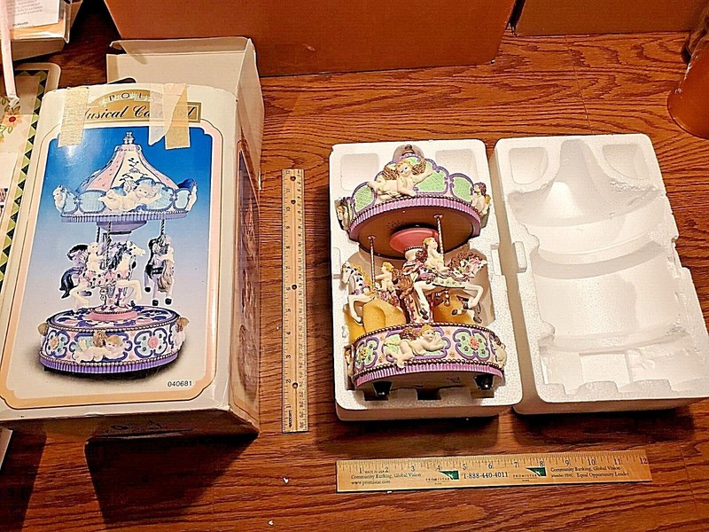 Vintage Poly Musical Carousel angels #040681 w/ Box FASHION BUG EXCLUSIVE, RARE!