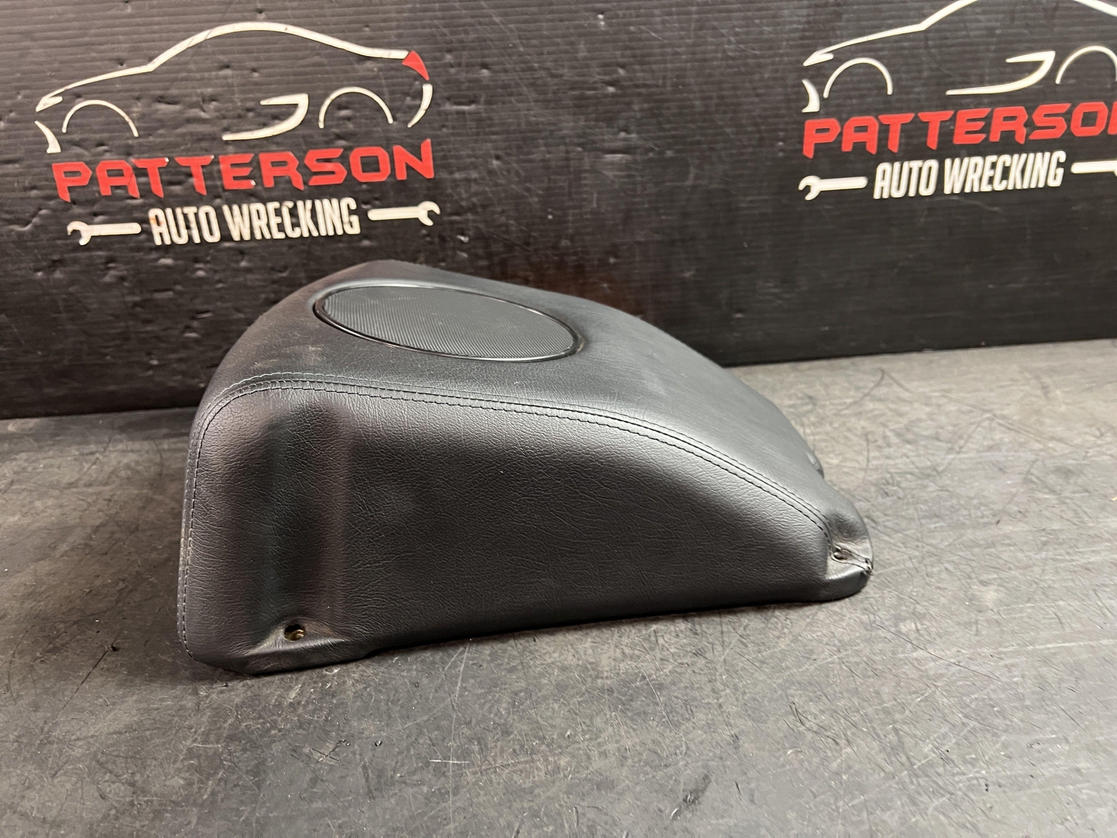 02-06 MASERATI SPYDER REAR SUBWOOFER SPEAKER BOX ID 1250123000