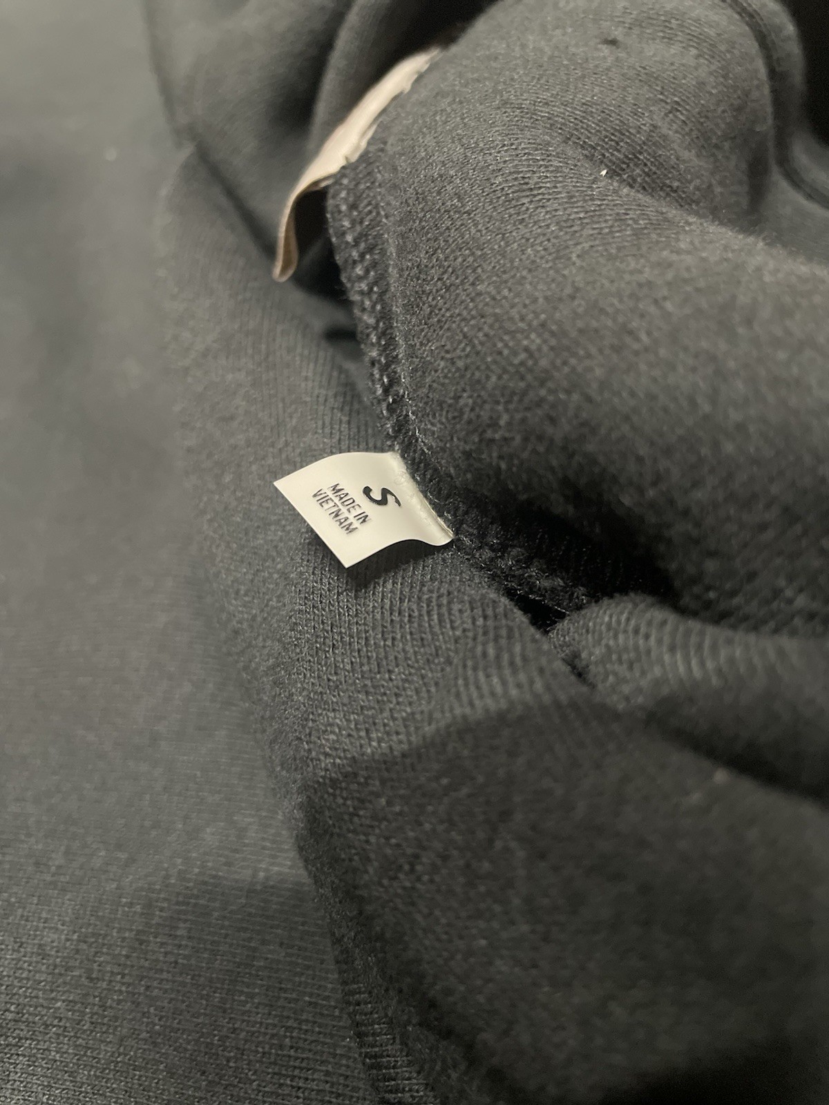 Men’s Black Small Essential Hoodie FEAR OF GOD thumbnail 7
