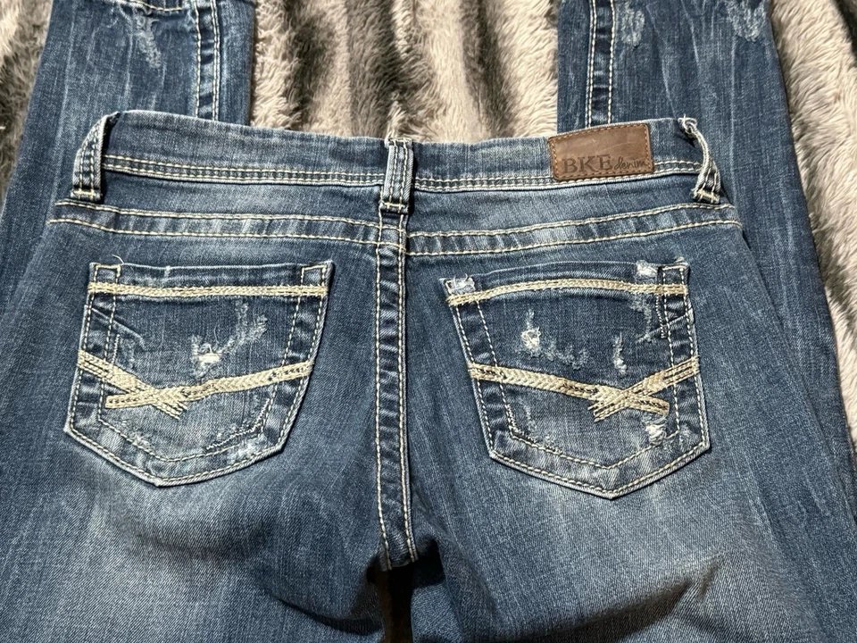 Pantalones de mezclilla BKE Sabrina tiro bajo corte boot desgastados 27R elásticos Y2K Foto 2 de 4