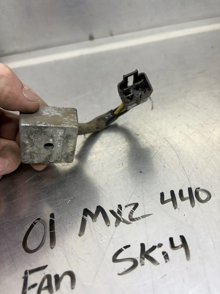 97 98 99 00 01 Ski-Doo Formula MXZ 440 500 Ventilador OEM Regulador de Voltaje Rectificador Foto 3 de 3