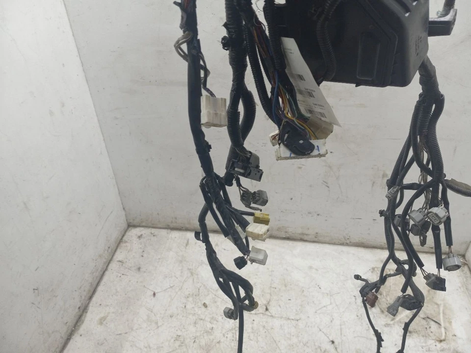 05 06 07 08 09 10 TOYOTA AVALON LIMITED ENGINE FUSE BOX - Image 3 of 4