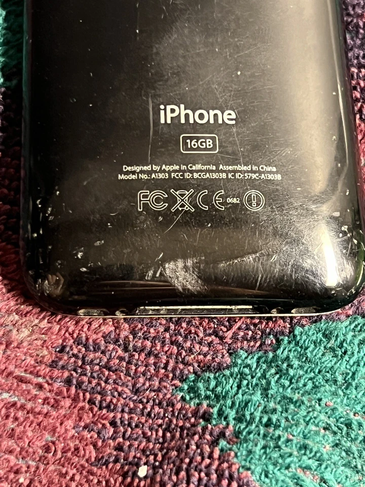 Apple iPhone 3G 8GB, A1303 Black For parts - Image 4 of 4