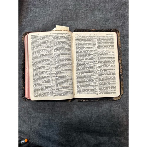 Oxford Bible leather aged worn distressed Bible 1960's printed in London - Picture 14 of 24