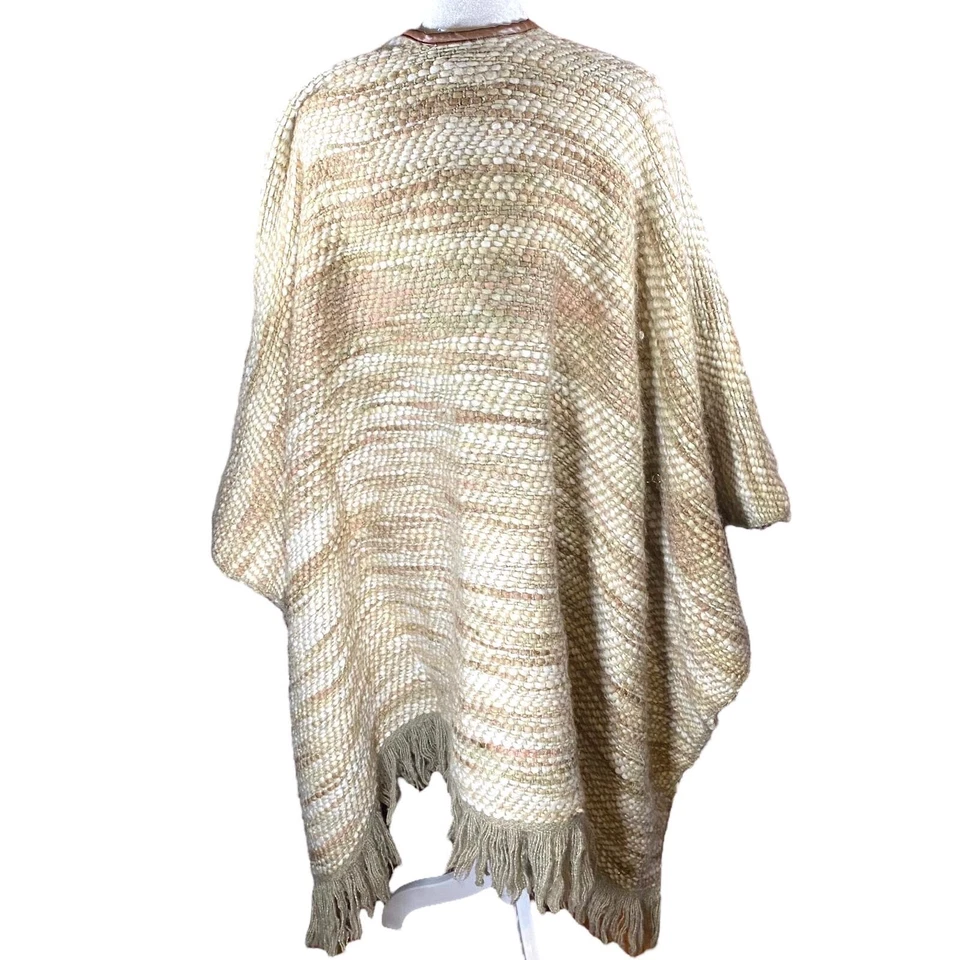 BCBG Max Azria женщин пончо плащ OS кремовый букл трикотаж ткани золотой нити - Изображение 3 из 4