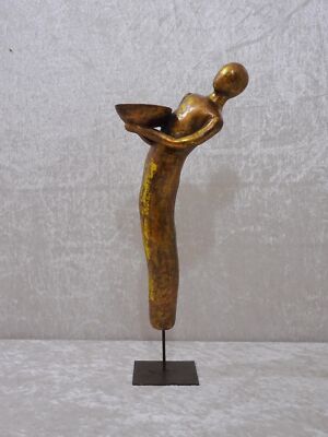 RTJXQn - Kunstmasse Kangaroo Design Figur Skulptur Frau mit Schüssel - 29,5 cm