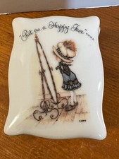 VTG Holly Hobbie Trinket Box Jewelry Ring Box Footed w Lid Put On a Happy Face