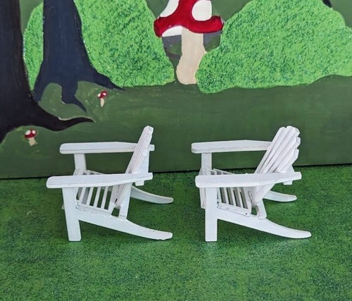 Juego de 2 sillas miniatura de madera blanca Adirondack para jardín de hadas o gnomos NUEVO - Imagen 5 de 7