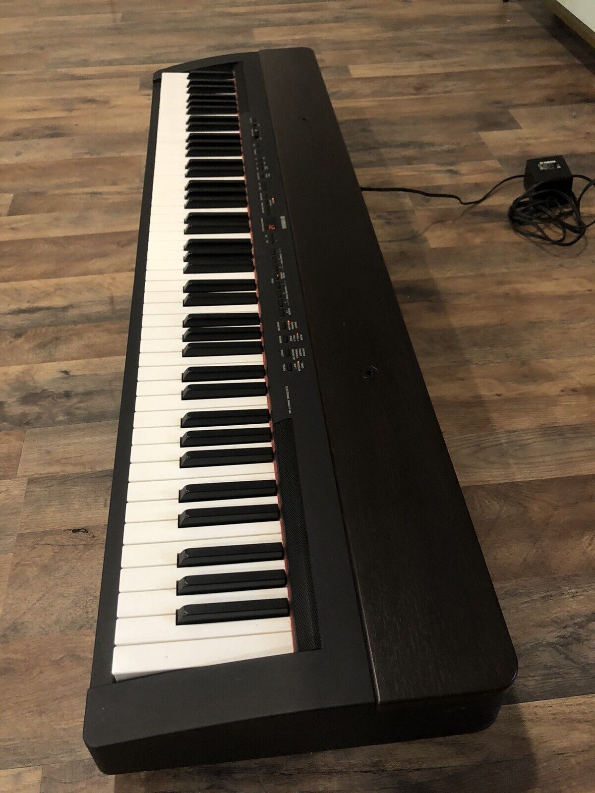 Yamaha P-140 88-Key Weighted Electric Piano Wood Grain