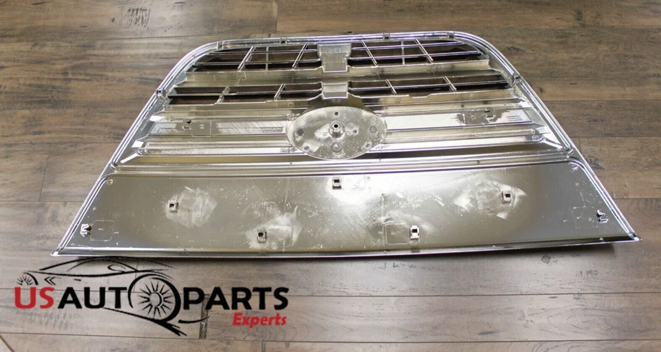 GRILLE CHROMED FOR UD NISSAN - 2300 2600 3300 - 2005 - 2010 - 130 CM - 52 IN Foto 2 de 4