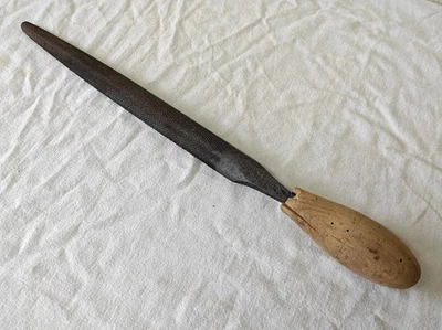 Outil à main ancienne Lime Mi-Ronde pour métaux 41cm - Photo 1/4