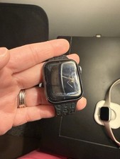 Apple Watch SE GPS Series 40mm Space Gray Aluminum Case with Black Sport Band