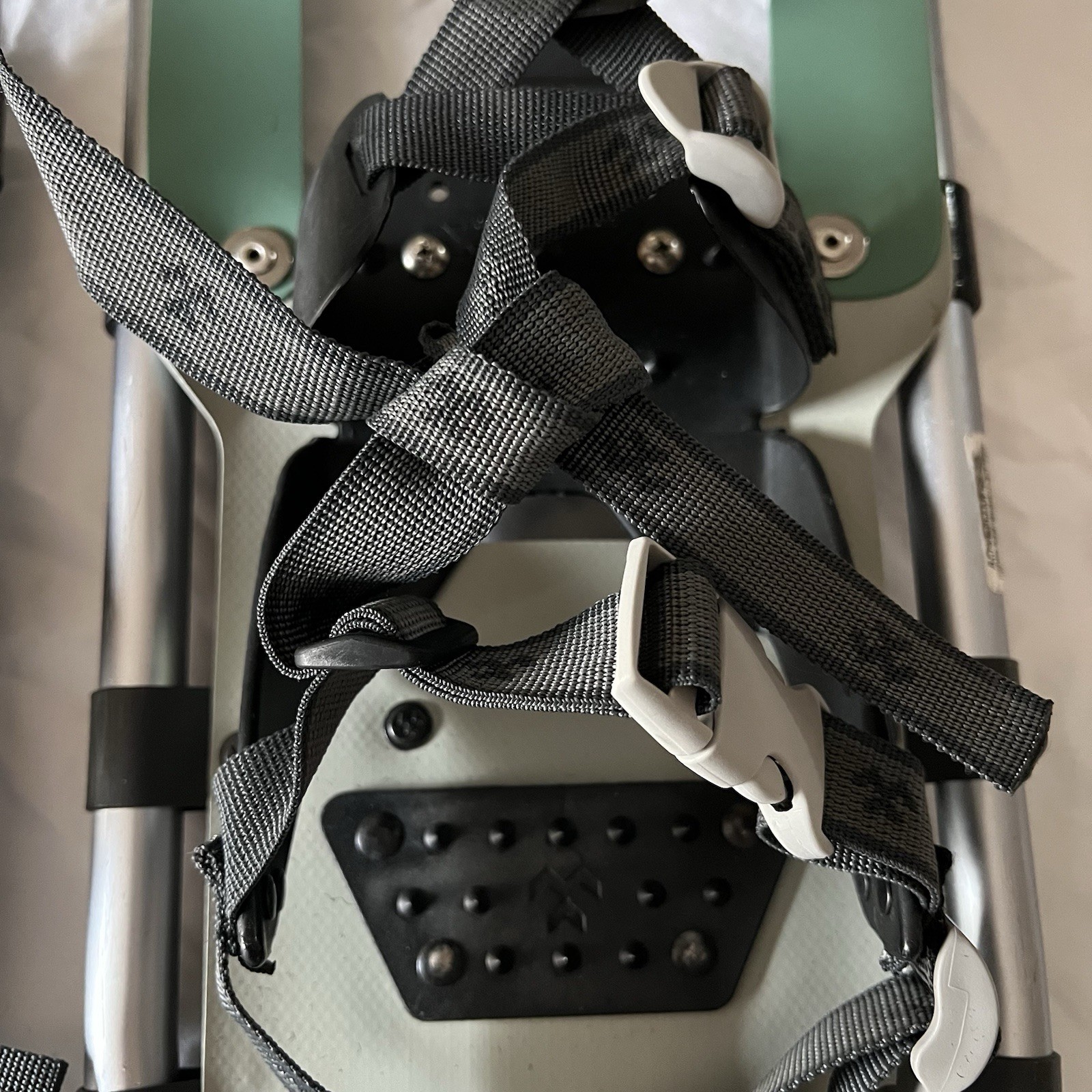 Tubbs Adventure 25 Snowshoes – Lightweight Aluminum – Great Condition