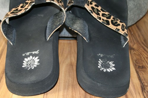 Yellow Box Women’s Wedge Flip Flops - Leopard / Cheetah Print Strap Size 9 EUC - Picture 11 of 12