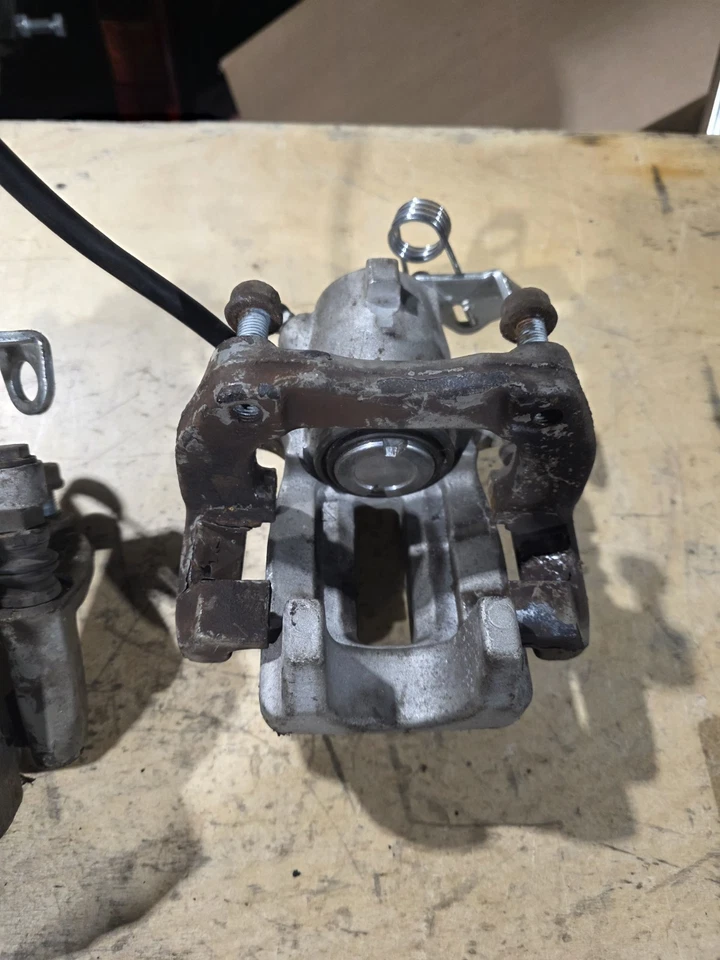 Vw Mk4 Golf Bora  256mm Rear Calipers Brakes Audi S3 8L R32 Tt 8n 4wd 4 Motion - Image 4 of 4