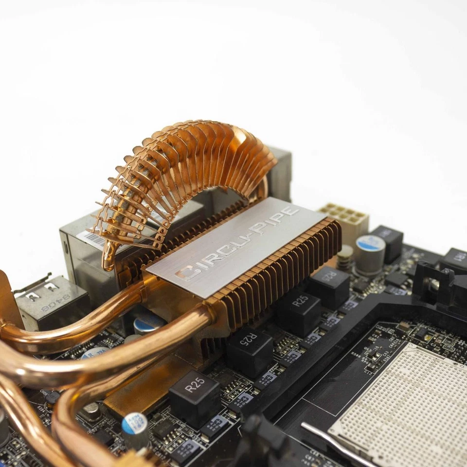 SCHEDA MADRE MSI K9N2 DIAMOND AM2 AM2+ CON SCHEDA AUDIO EXTREME X-FI ATX 4 SLOT - Immagine 3 di 4