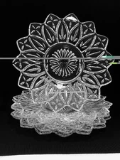 Federal Indiana Clear Glass Petal Pattern 1950’s Set of 6 Dinner Pates & 2 Bowls