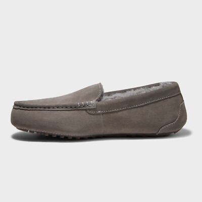 Dluxe by Dearfoams Men\'s Genuine Shearling Moccasin 13 Slippers Grey Men main image 2