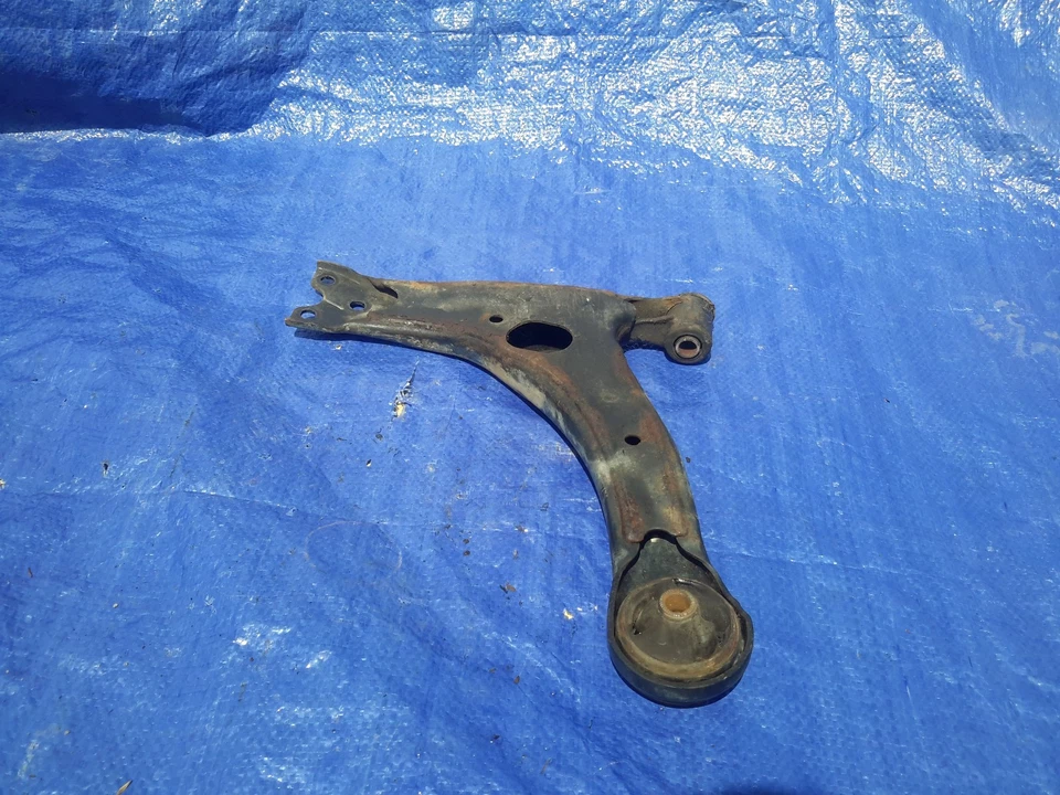 Brazo de control inferior delantero derecho pasajero Toyota Corolla 2003-2008 OEM 48068-02021 Foto 4 de 4