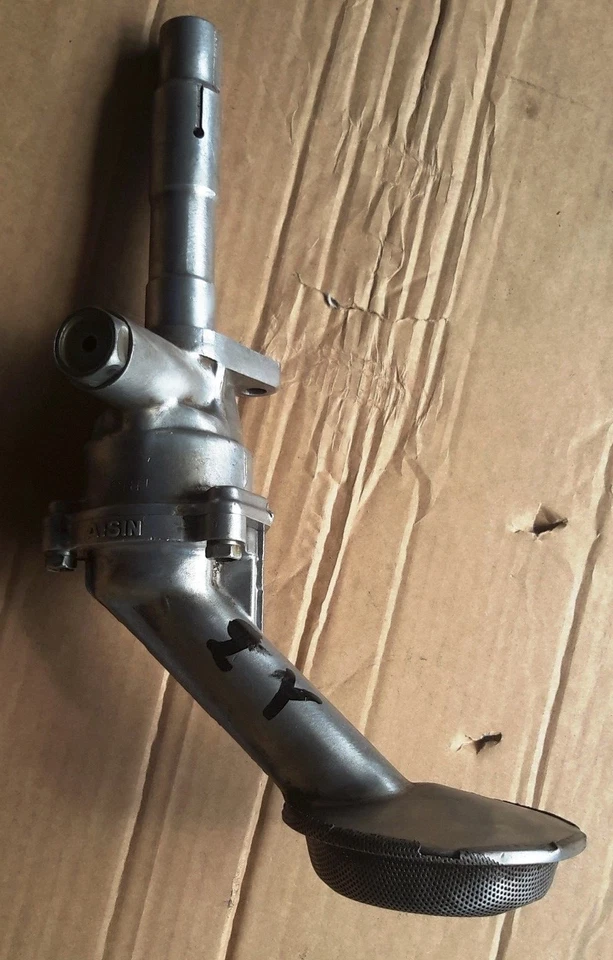 BOMBA DE ACEITE OHC TOYOTA HILUX VAN 1Y 2Y 3Y 8 VÁLVULAS USADA Foto 2 de 4