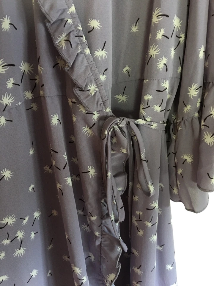 Suzan Betro Wrap Dress Women's Size 2X Purple Floral Dandelion 3/4 Sleeve - Image 4 of 4