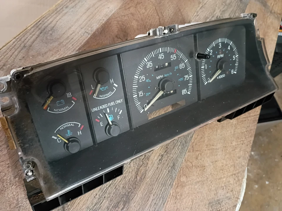 Ford F150 1987-91/montaje de cuadro de instrumentos Bronco/automático con velocímetro Foto 2 de 4
