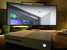 Xbox One S 1TB inkl. HDMI- & Stromkabel + 5 S...