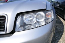 Audi A4 8E Scheinwerfer Halogenscheinwerfer 8E0941029C links vorne - kein Xen0n