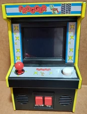 FROGGER - Basic Fun  Arcade Classics #06 Retro Handheld Game - WORKS see video