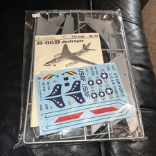 Italeri Douglas B-66B Destroyer 1/72 Model Ki...