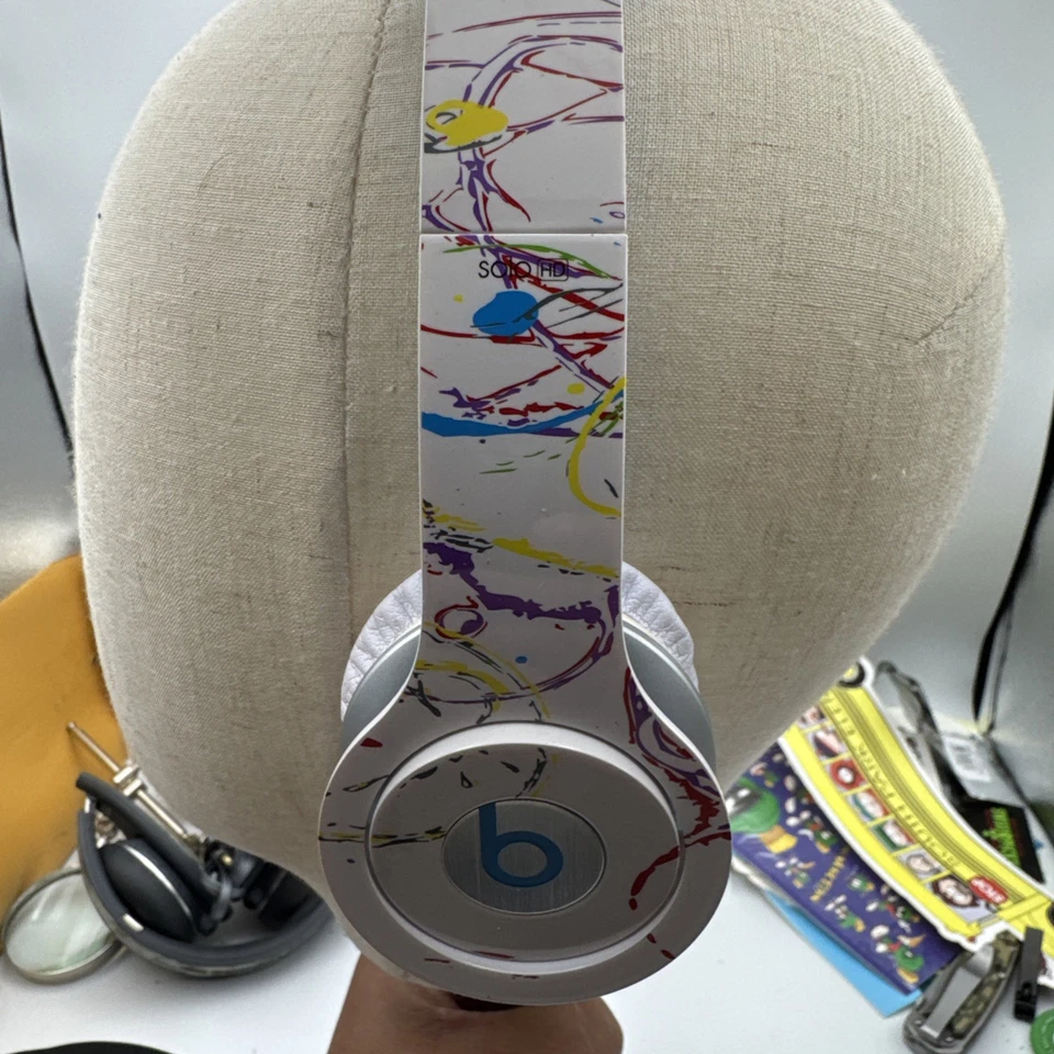 Futura x Beats by Dre Solo HD Wired Headphones Limited Edition Artist Series - Image 3 of 4