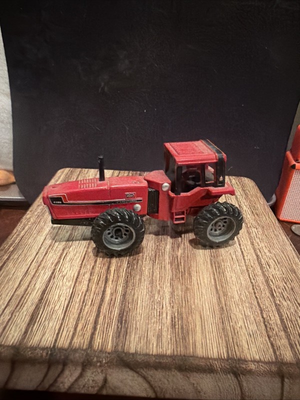 1/64 International 6388 Custom Red Duals Rubber Tires Farm Vehicles