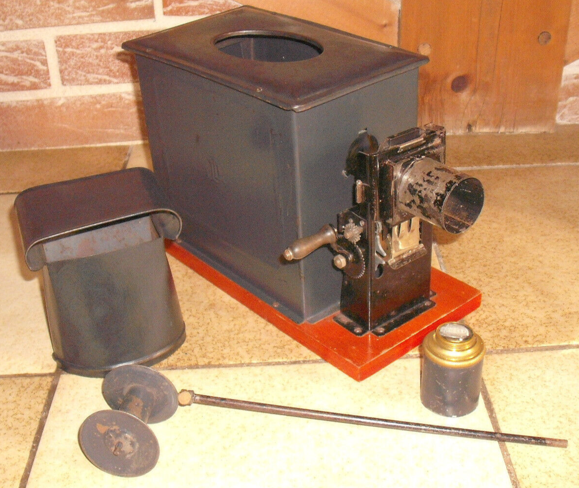 Ancien Cinématographe Lanterne Magique Demaria Lapierre (vers 1900) - Jeu éducatif En Tôle - France