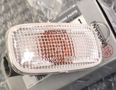 NISSAN GENUINE FLASHER SIDE TURN LAMP 26160 - 4N000 x2 | eBay